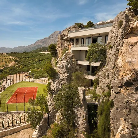 Kuk Oaza * Μακάρσκα